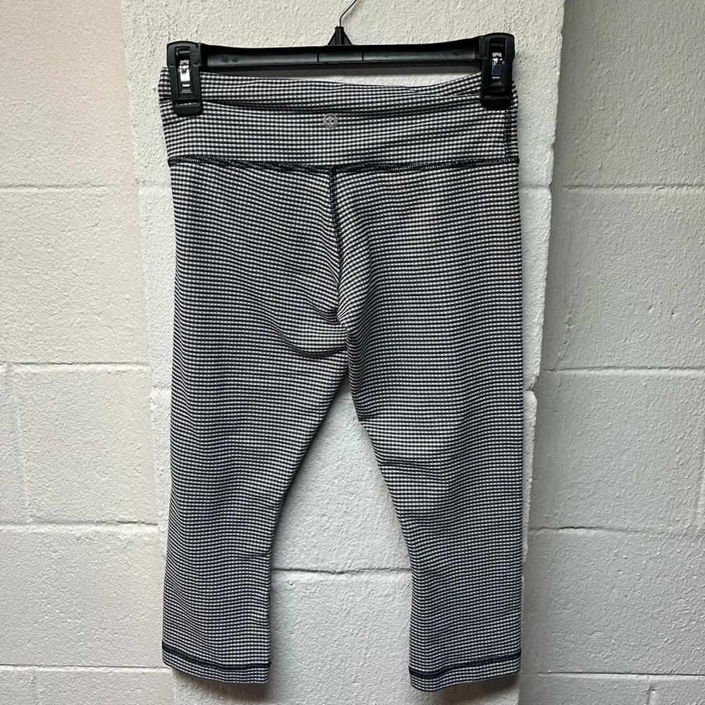 Lululemon Navy and White Checkered Capris - Picture 3 of 4